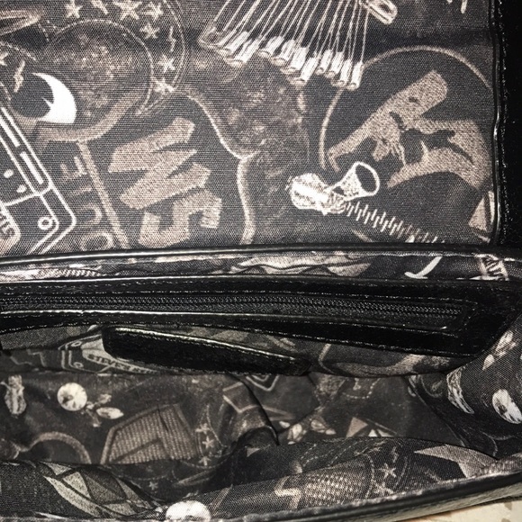 Satchel - Picture 5 of 5